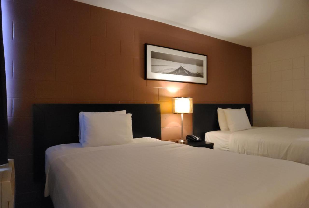 Roadking Inns Motel YYC المظهر الخارجي الصورة
