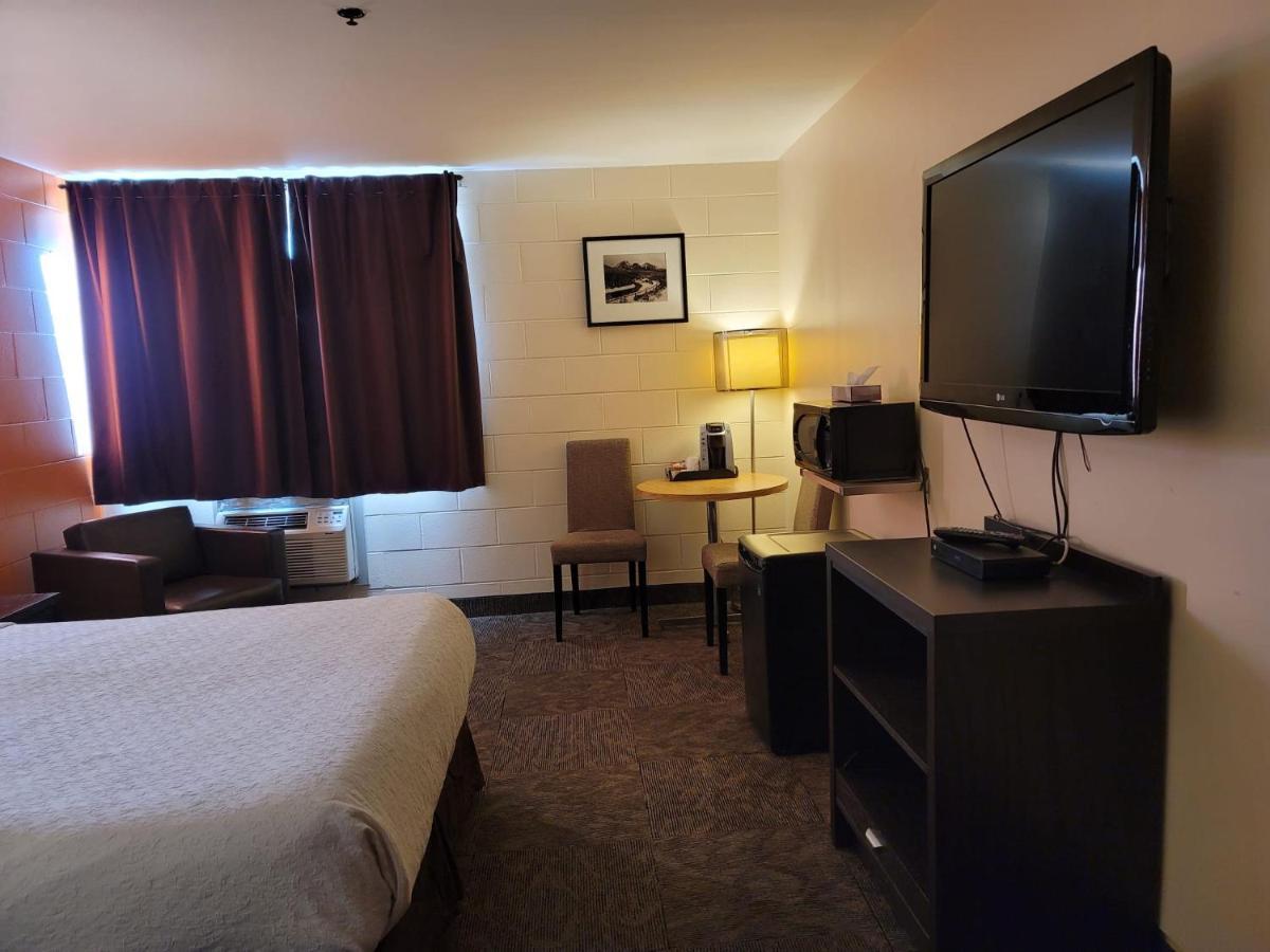 Roadking Inns Motel YYC المظهر الخارجي الصورة