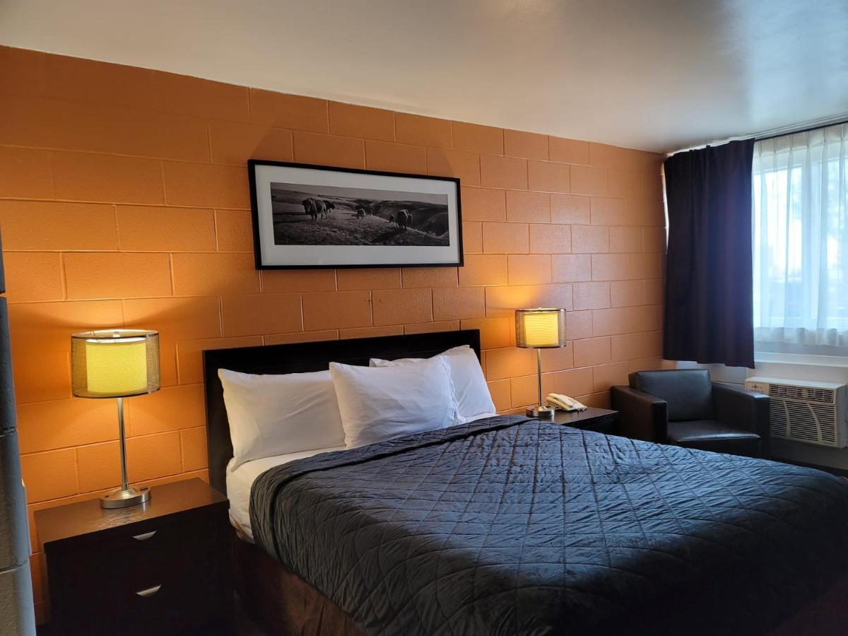 Roadking Inns Motel YYC المظهر الخارجي الصورة