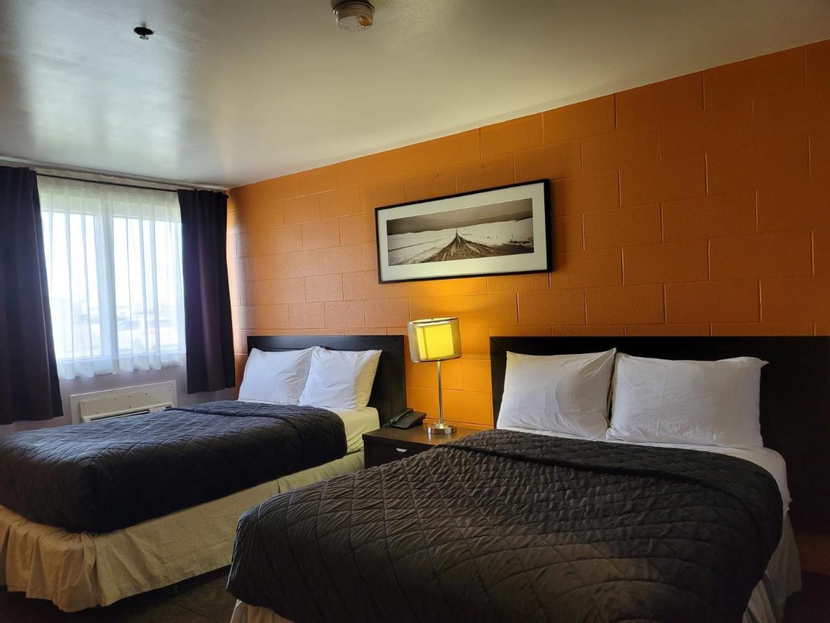 Roadking Inns Motel YYC المظهر الخارجي الصورة